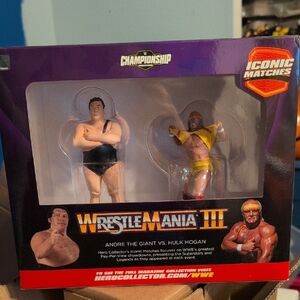 WrestleMania III Andre the Giant vs. Hulk Hogan Figures